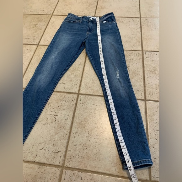 JustFab Distressed Dark Wash Skinny Jeans - Size 29 - Picture 6 of 6